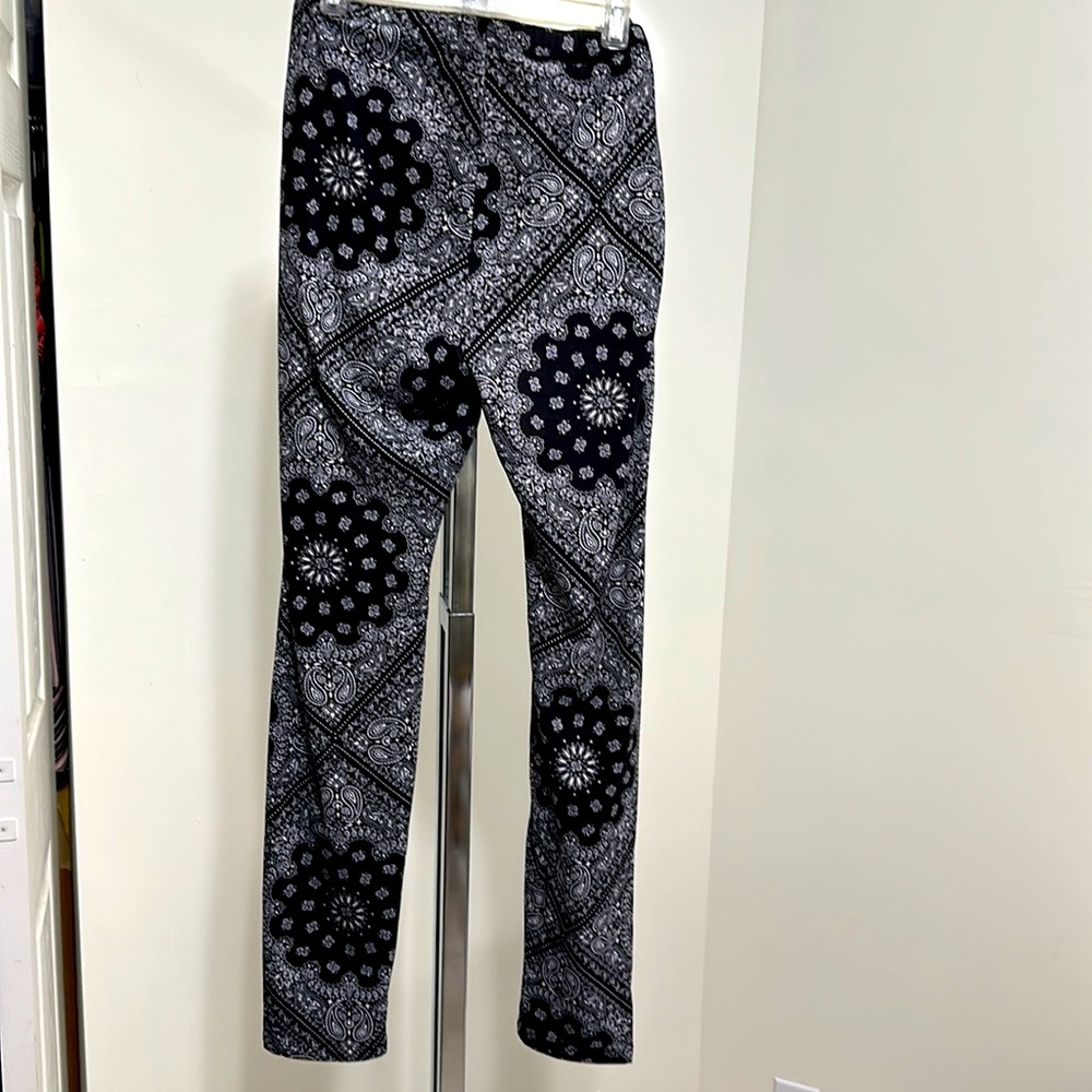 On sale! 2 pair NWT Streetwear Society Large leggings. buy one and get one free! - Picture 3 of 10